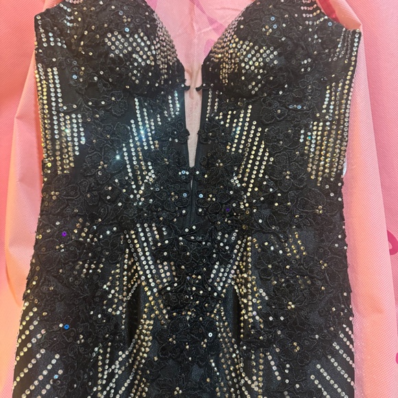 Rachel Allen  Gown/Formal   Black/silver crystals Size 2 - Picture 12 of 17